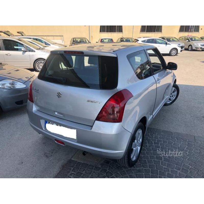 Suzuki swift 1.2i anno dicembre 2009' full opt